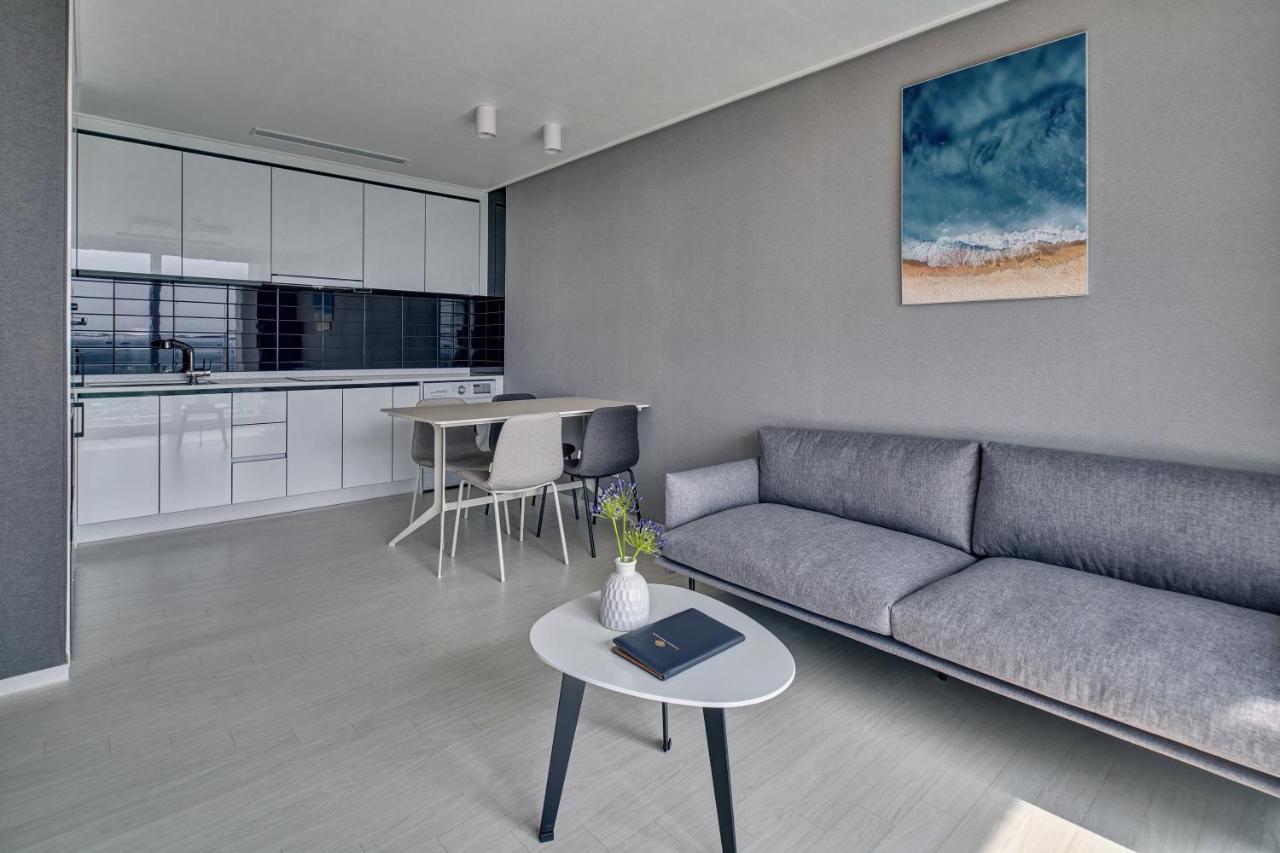 Gangneung Chonpines Ocean Suites Hotel Luaran gambar