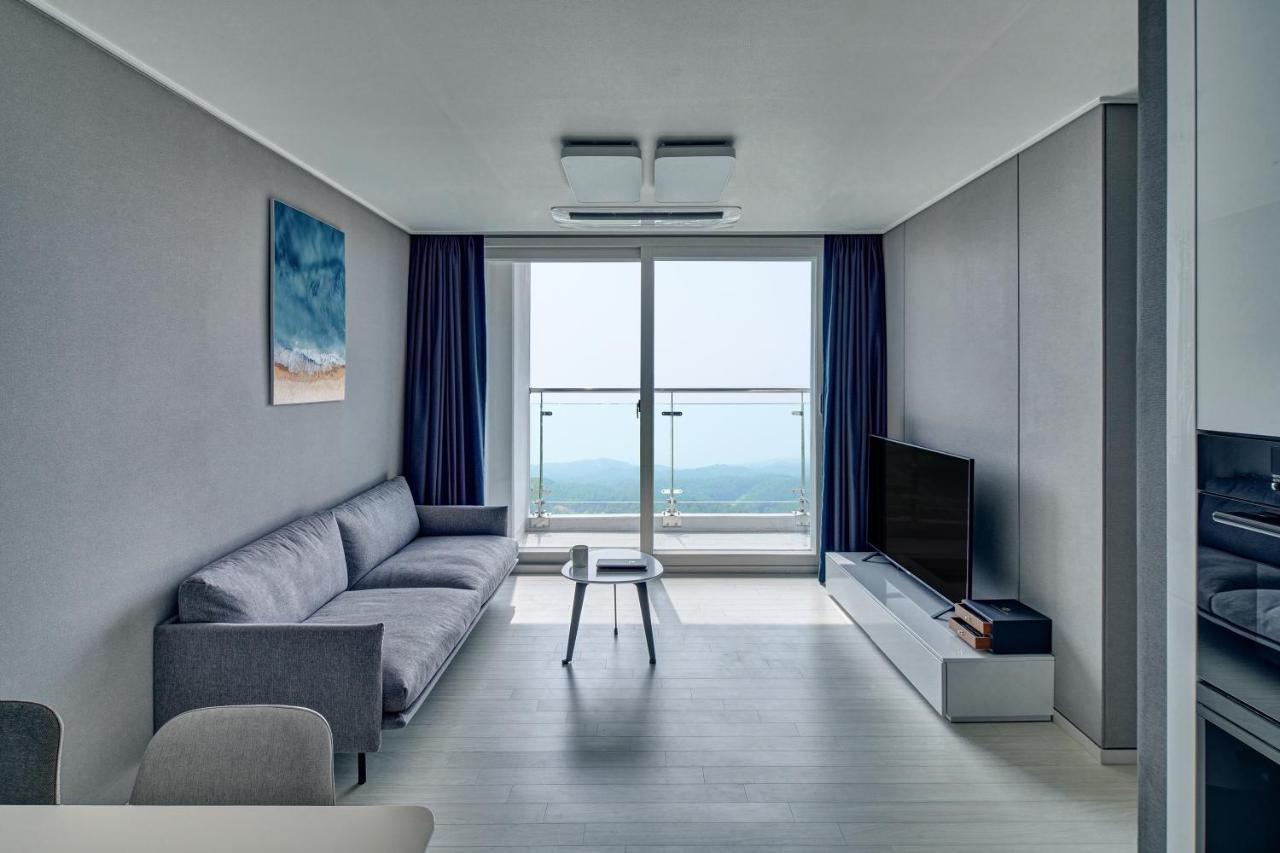 Gangneung Chonpines Ocean Suites Hotel Luaran gambar