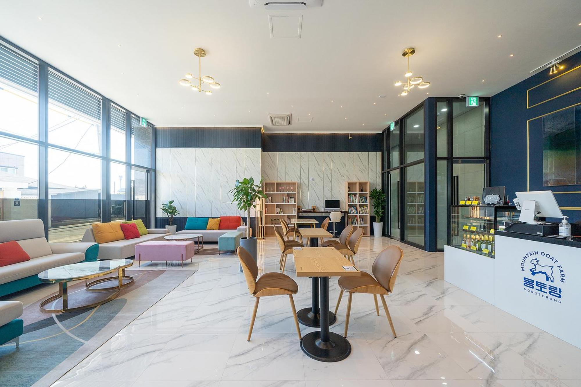 Gangneung Chonpines Ocean Suites Hotel Luaran gambar