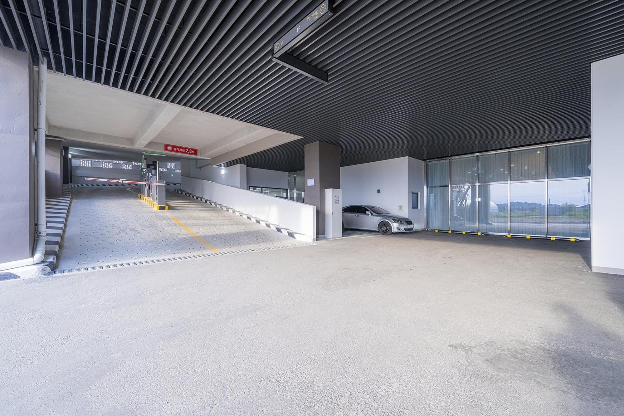 Gangneung Chonpines Ocean Suites Hotel Luaran gambar