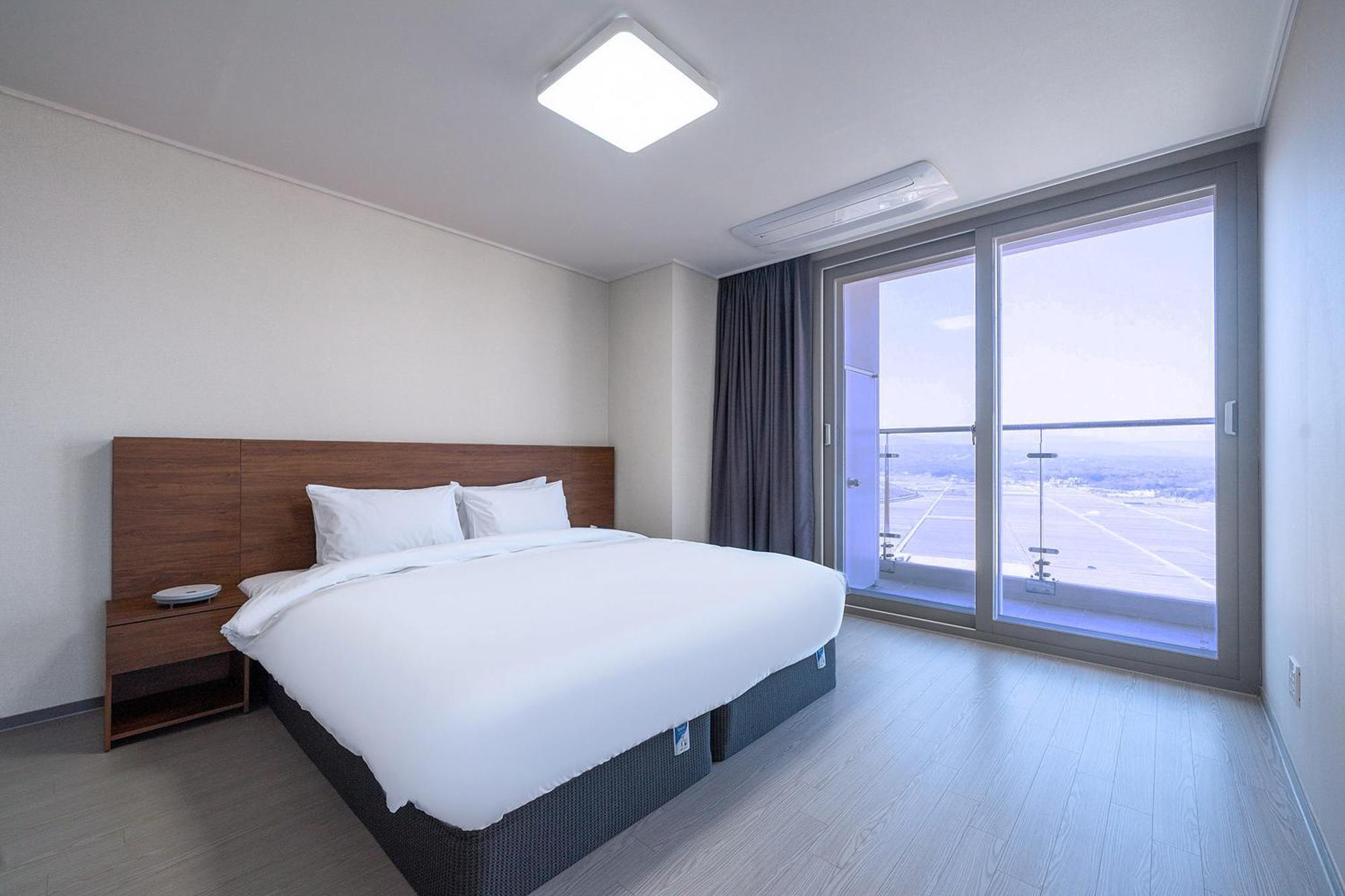 Gangneung Chonpines Ocean Suites Hotel Luaran gambar