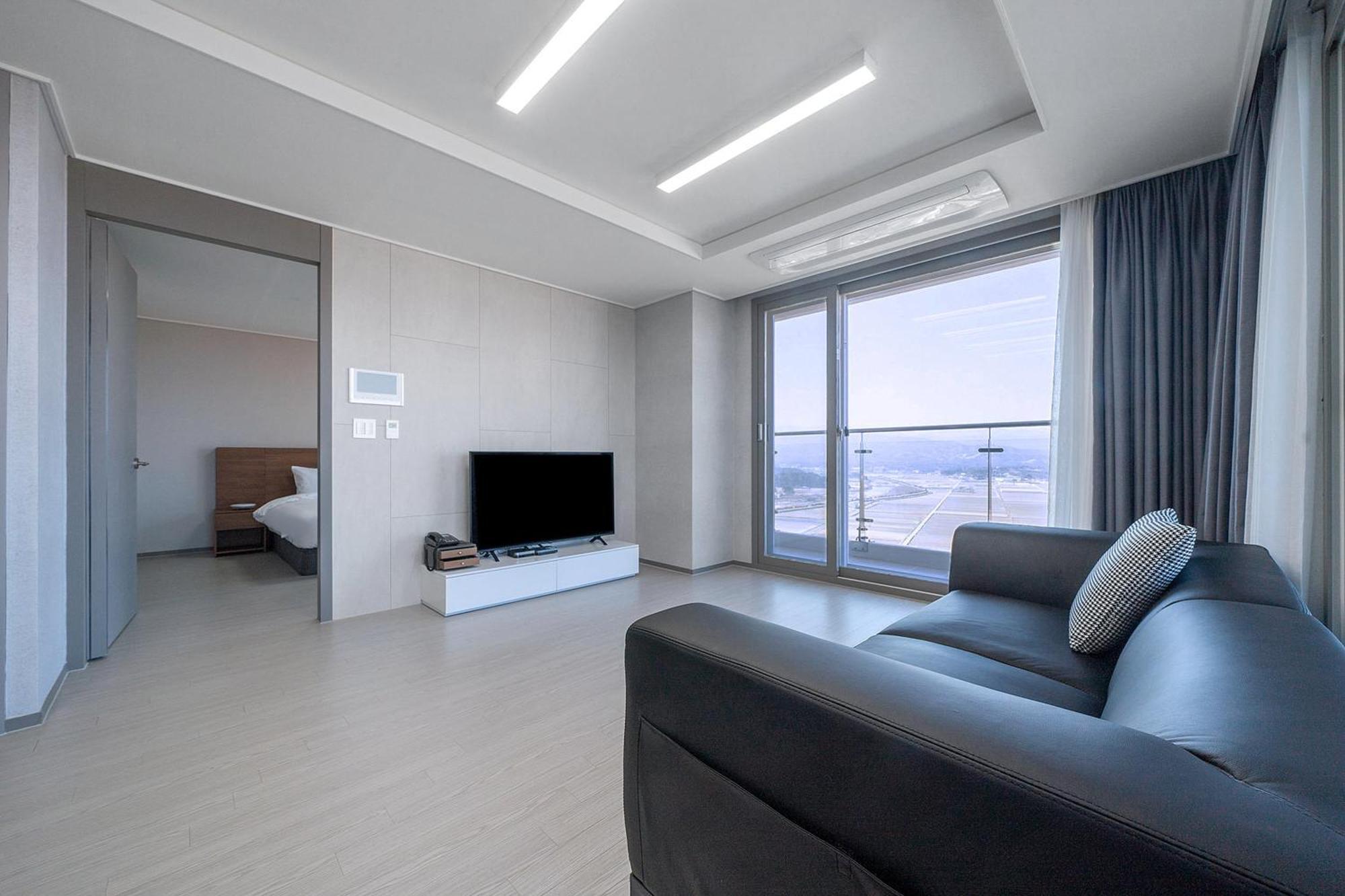 Gangneung Chonpines Ocean Suites Hotel Luaran gambar